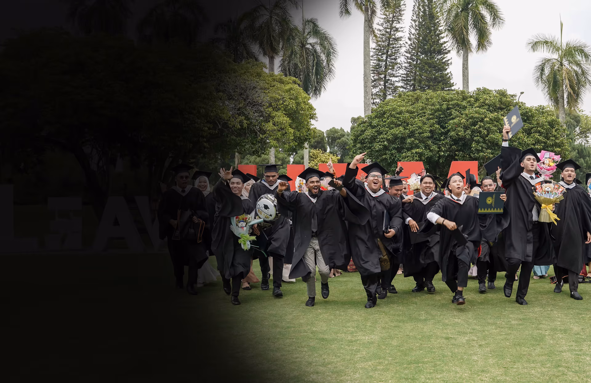 Graduan KTAC meraikan hari konvokesyen